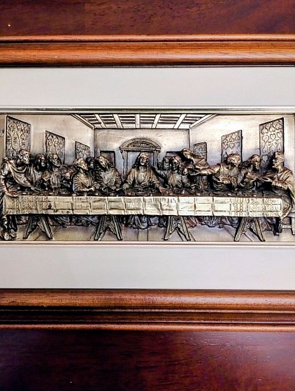 The last supper and the twelve disciplines of jesus Christ.